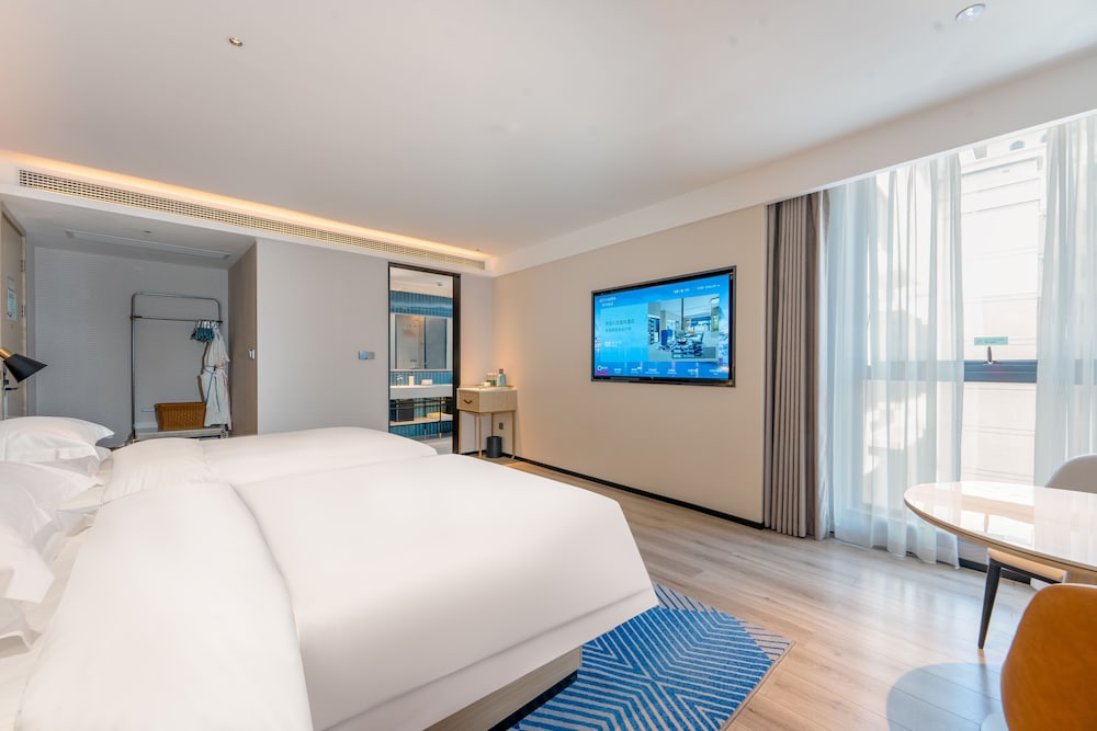 Luxury Twin Room, City View photo 1