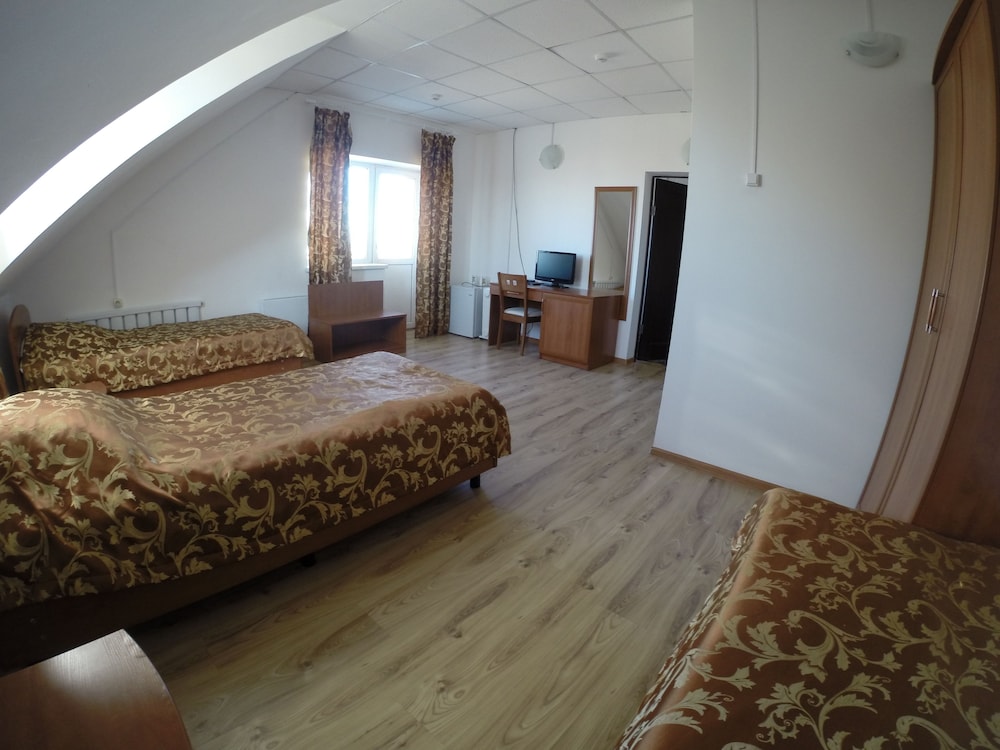Standard Triple Room photo 2
