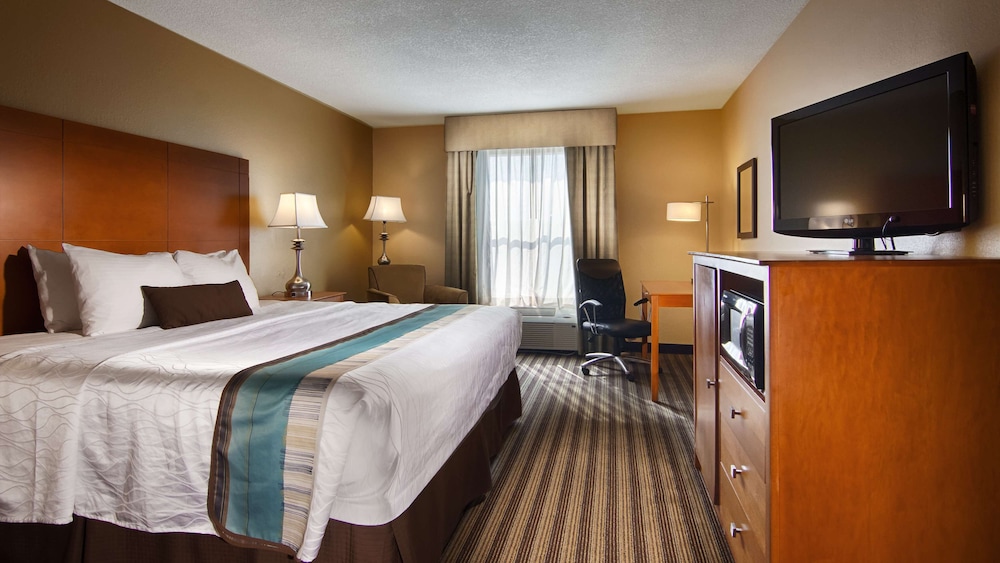 Suite, 1 King Bed, Jetted Tub, Ocean View - Photo 2