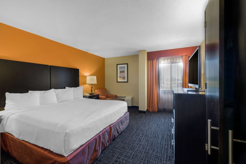 Standard Room, 1 King Bed, Non Smoking, Microwave