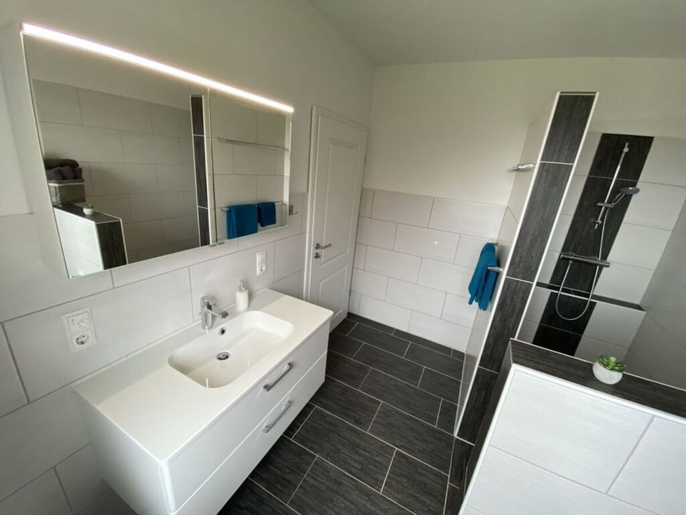 Apartment photo 2