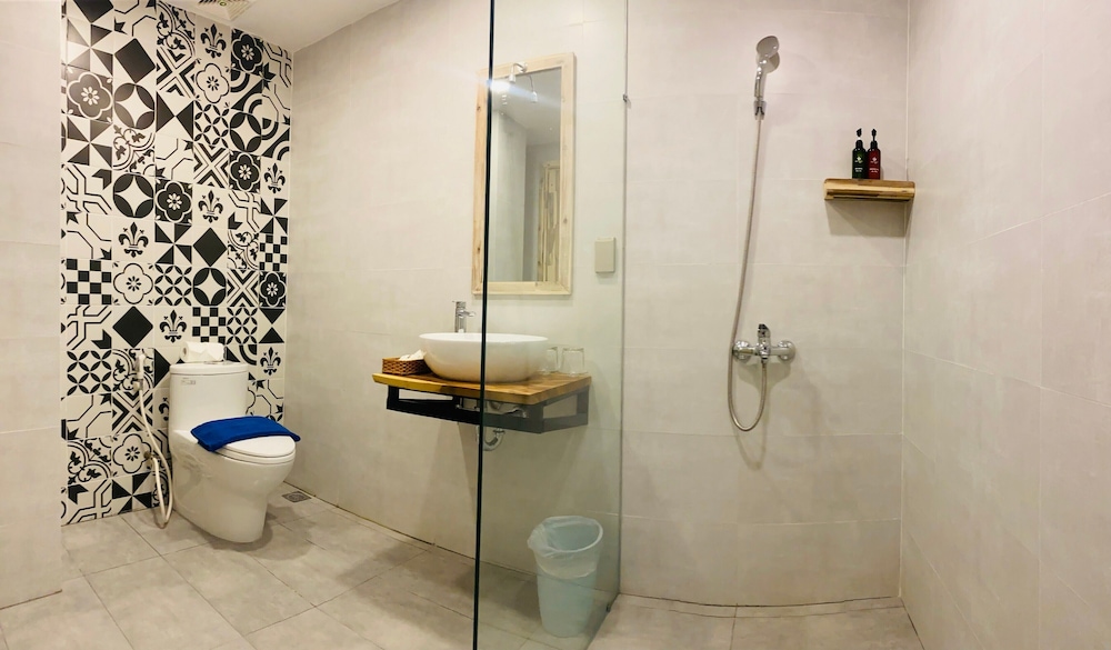 Family Room - Photo 2