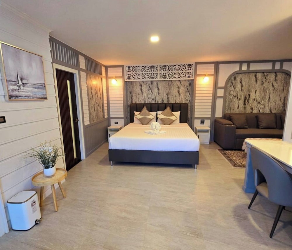 Royal Suite with Garden View - Photo 1