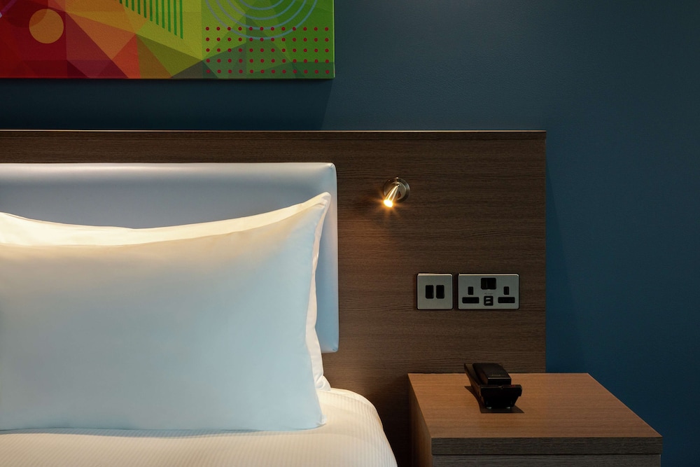 Room, 1 King Bed, Accessible - Photo 4