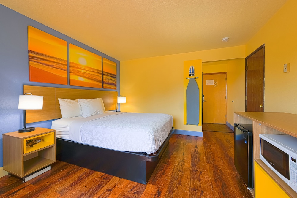 Room, 1 Queen Bed photo 1