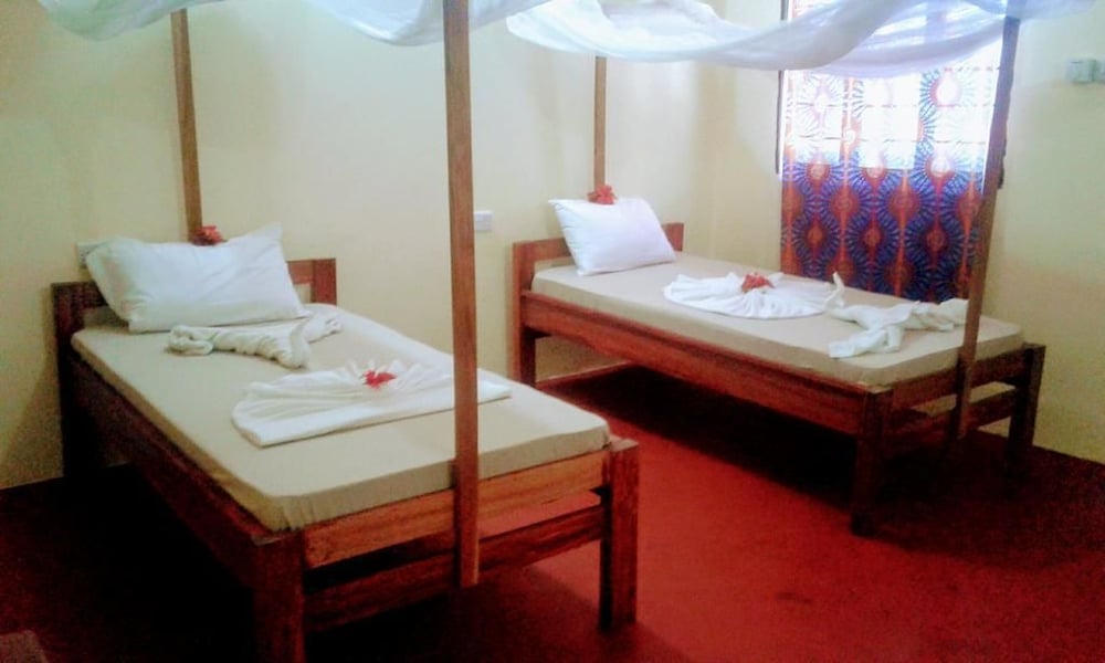 Basic Quadruple Room, Multiple Beds photo 3