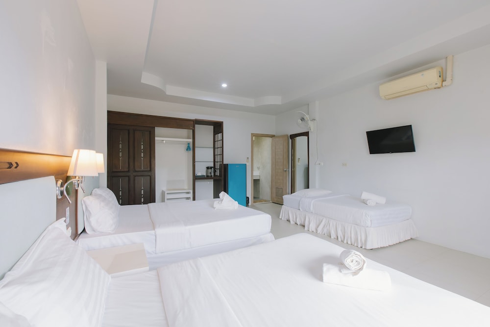 Family Room - Photo 11