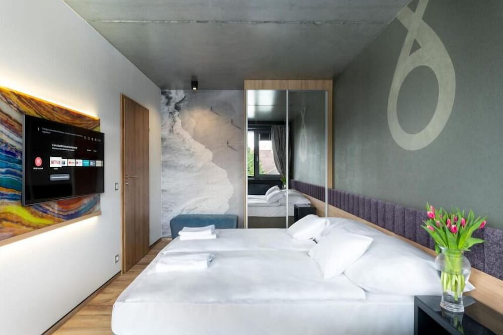 Deluxe Family Room with Balcony photo 1