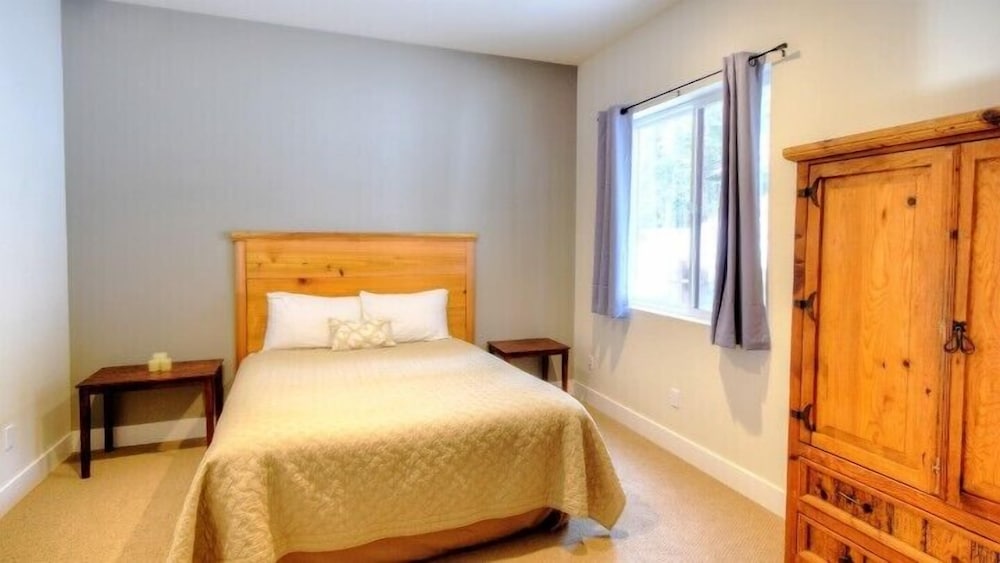 Cabin photo 1