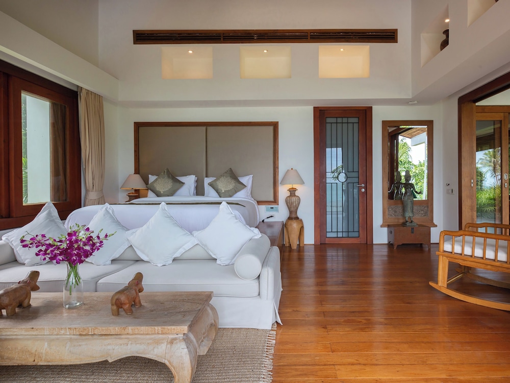 Villa photo 1
