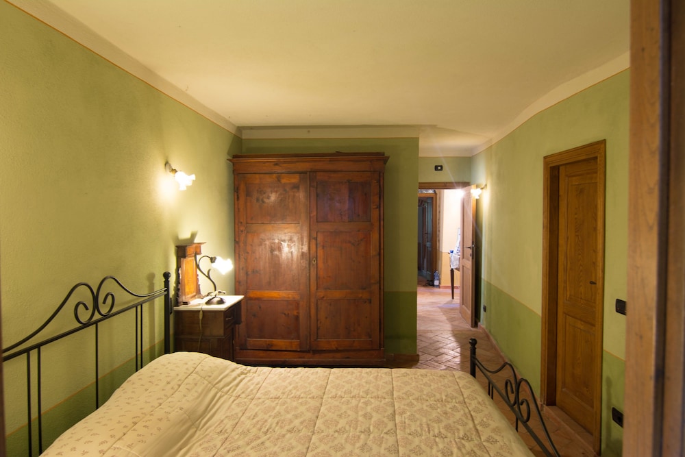 Family Room, Connecting Rooms, Hill View photo 3
