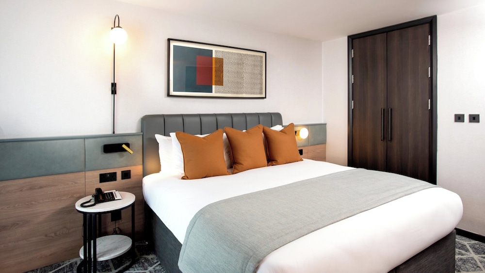 Suite, 1 Bedroom - Photo 4