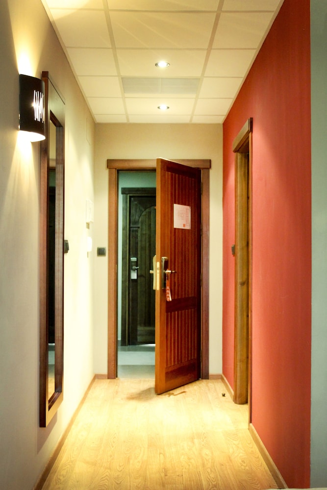 Double or Twin Room - Photo 7