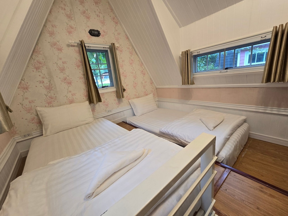 Bungalow, 2 Twin Beds - Photo 1