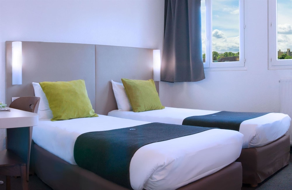 Standard Room, Multiple Beds - Photo 4