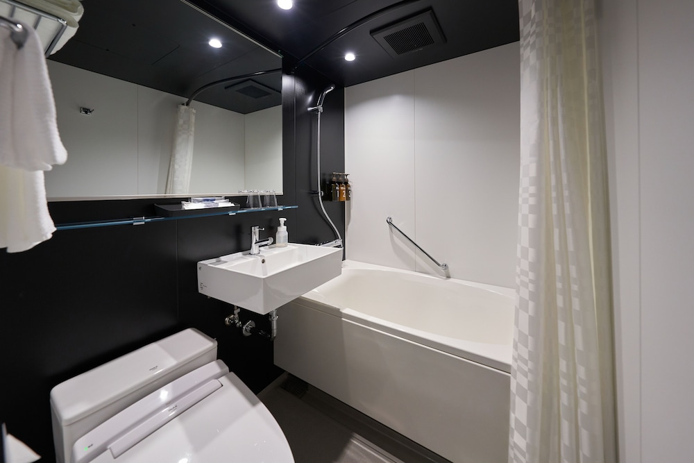 Double Room, Non Smoking - Photo 4