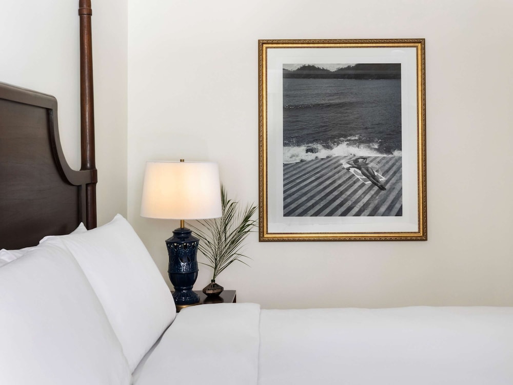 MAGNIFIQUE 1 KING PLAZA OR HISTORIC VIEW WITH BALCONY
