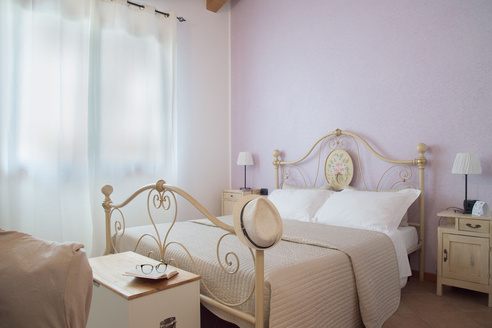 Classic Double Room, 1 Double Bed, Private Bathroom, Park View