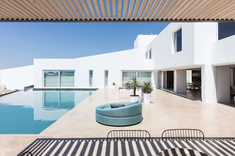 Eden Villa with Infinity Pool