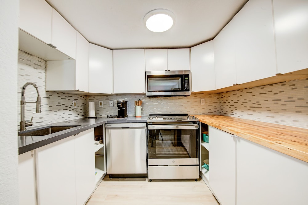 Apartment, 2 Bedrooms, Private Bathroom, Ground Floor photo 2