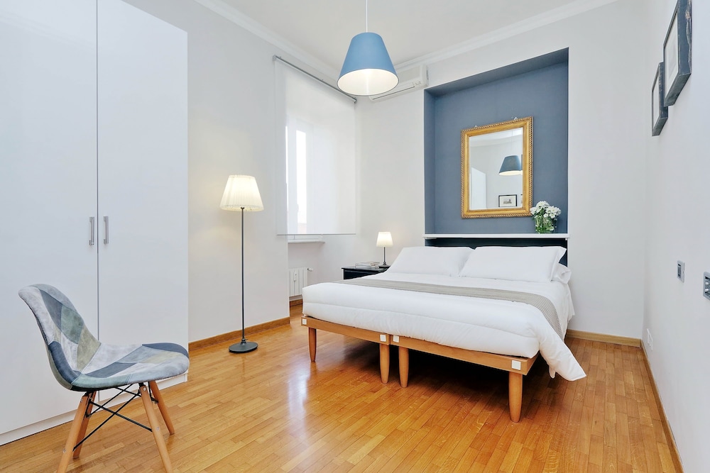 Apartment, 2 Bedrooms, Balcony, City View (Via Celimontana 38) photo 2