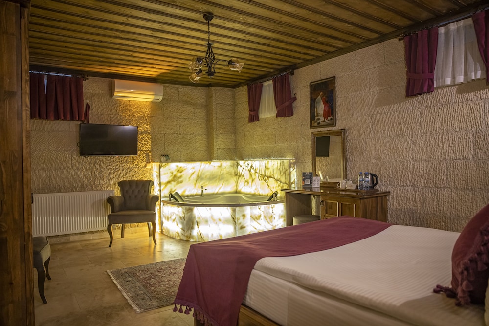 Exclusive Room without Window (Jacuzzi) - Photo 7