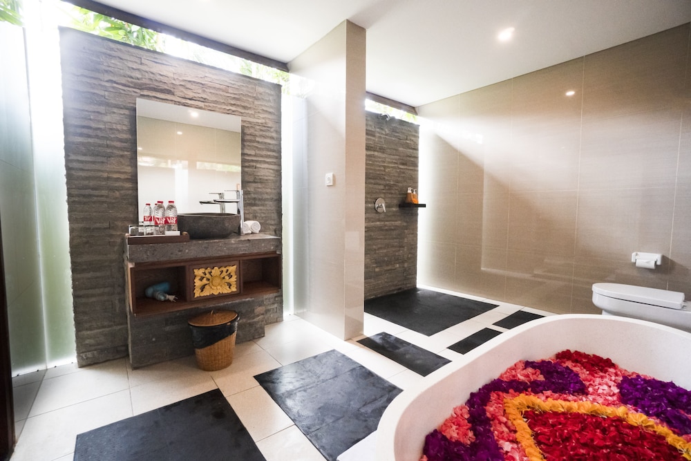 One Bedroom Villa with Private Pool - Photo 10