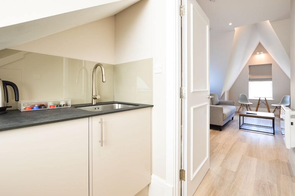 Deluxe Studio Apartment photo 3