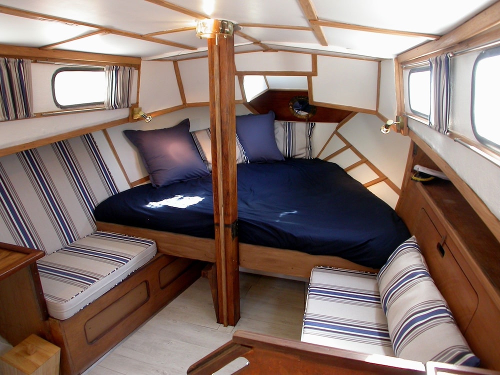 Cabin (Bateau Insolite) photo 1