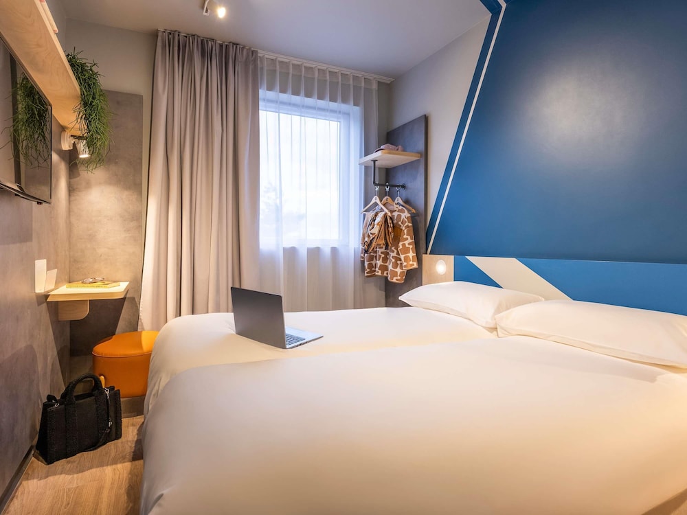 Standard Room, 2 Twin Beds photo 2