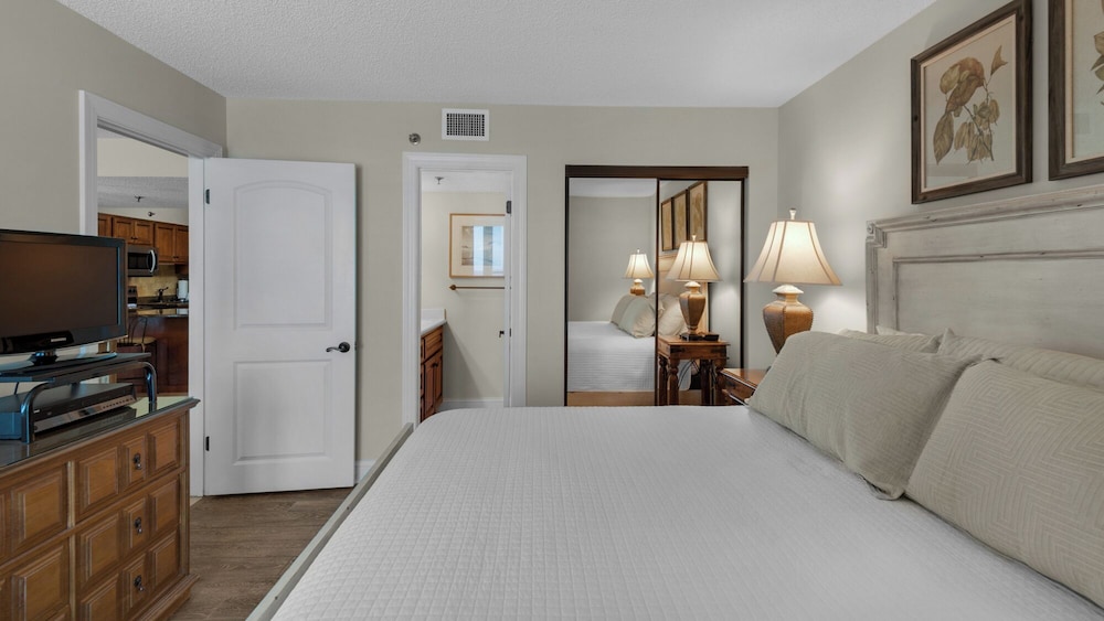 Condo, Multiple Beds, Patio, Ocean View (Beachcrest 405) photo 1