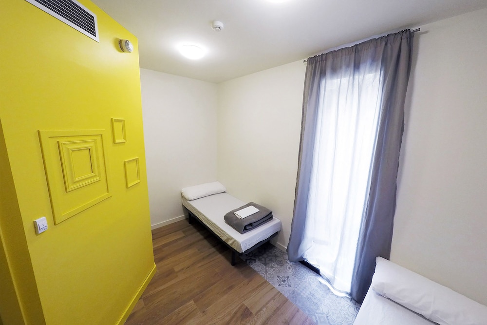 Standard Twin Room, Accessible photo 3