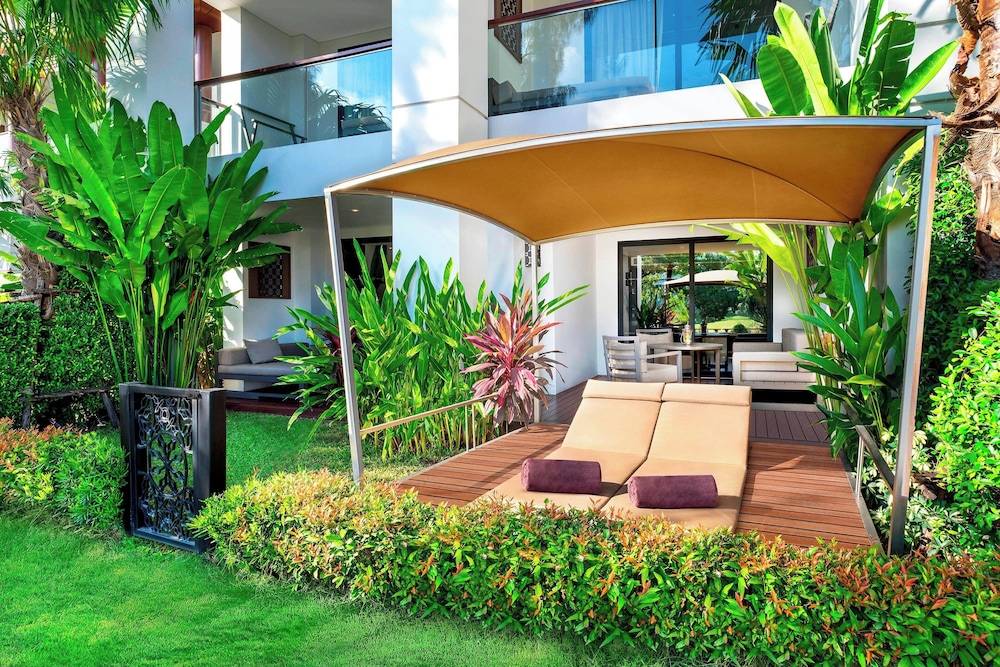 Grand Suite, 1 Bedroom, Golf View (Balcony) thumbnail 6