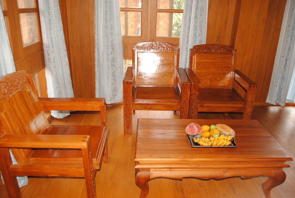 Deluxe Bungalow photo 2