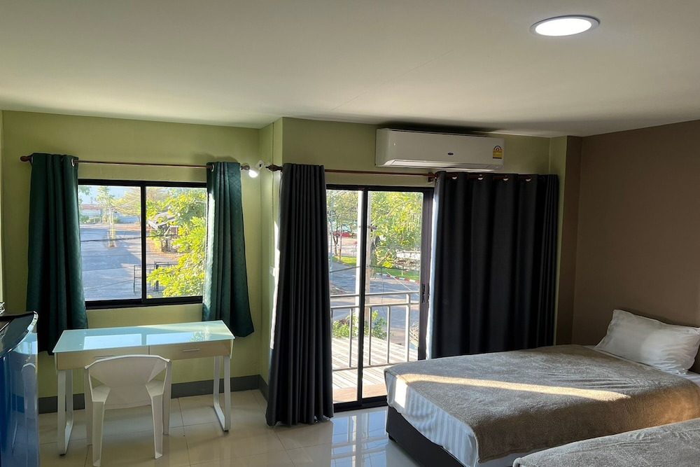 Deluxe Twin Room - Photo 12