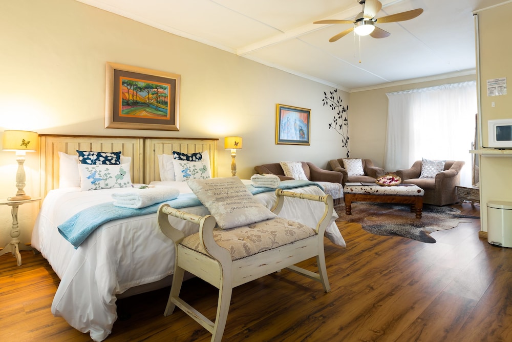 Angelica Garden Suite photo 2