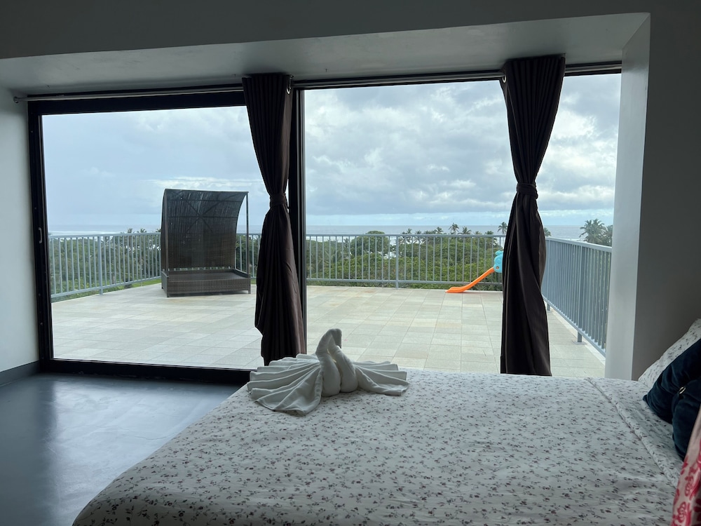 Deluxe Room, Balcony, Sea View photo 2