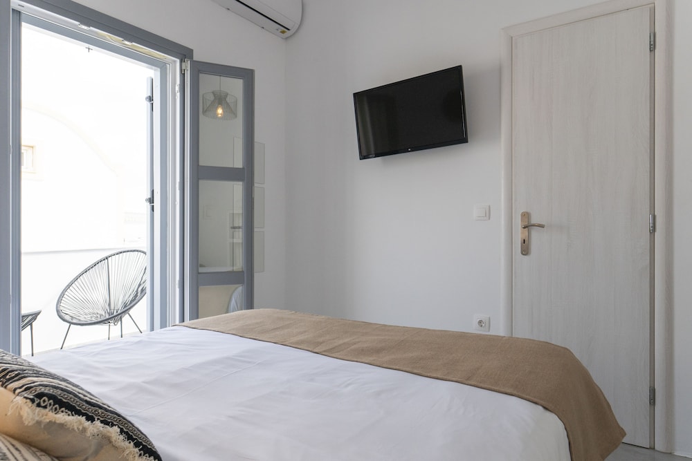 Double Room - Photo 12