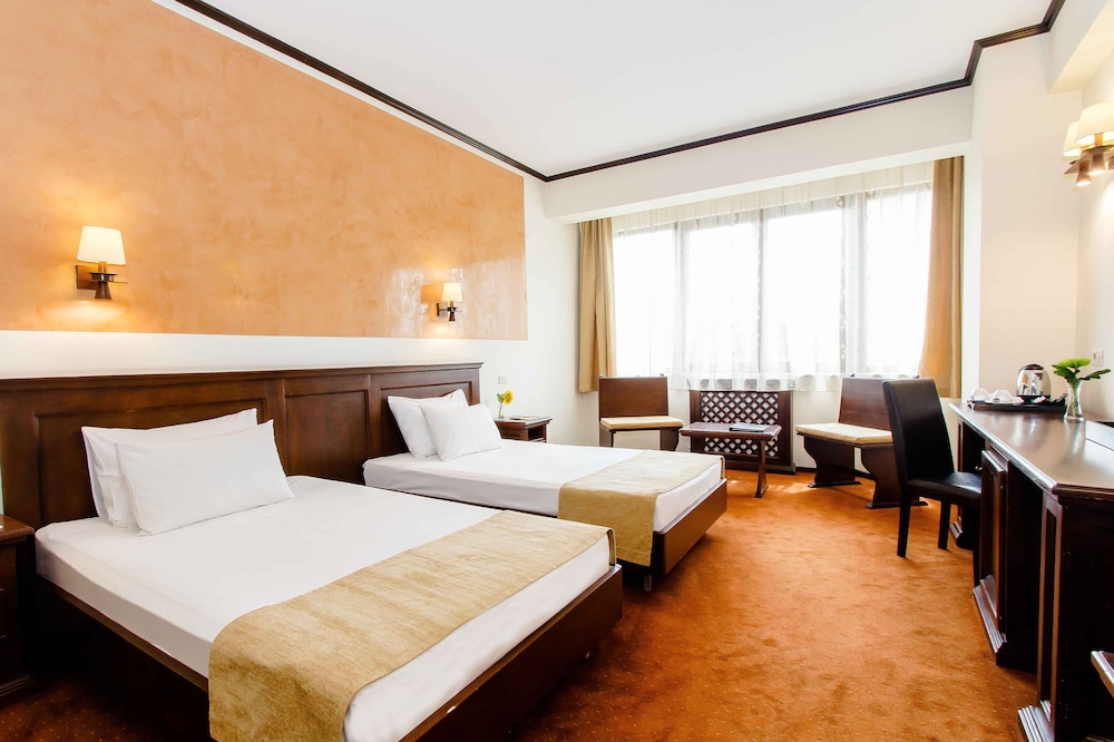 Standard Twin Room - Photo 6