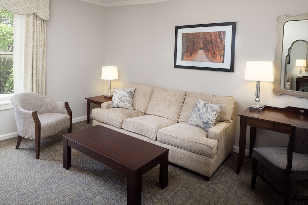 Deluxe Room, 1 King Bed with Sofa bed (Royal) - Photo 3