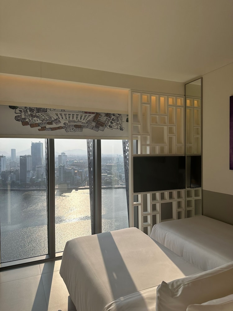Room, 2 Twin Beds, River View - Photo 3