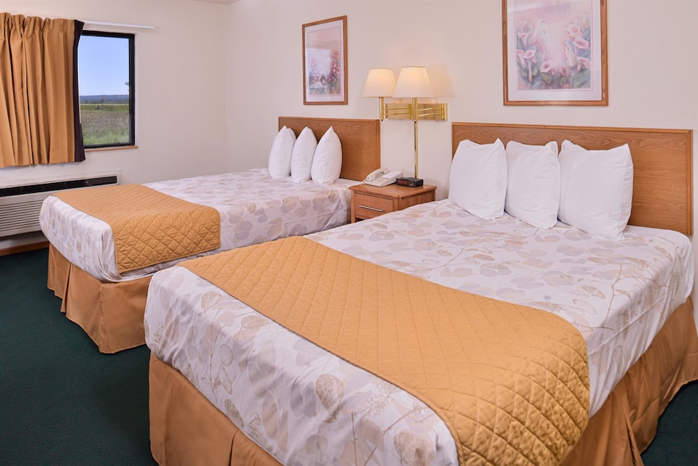 Room, 2 Double Beds, Non Smoking (Pet Friendly) photo 1