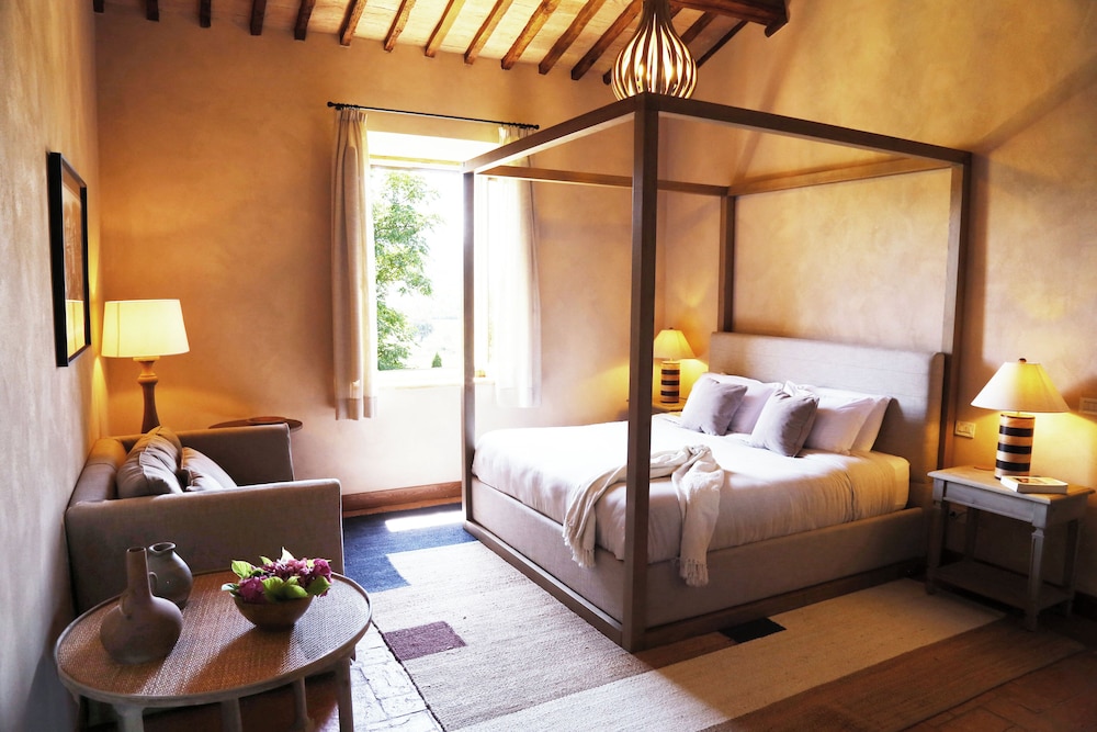 Villa photo 3