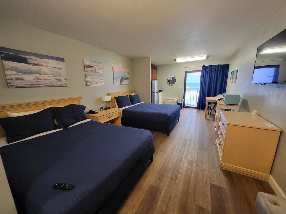 Standard Studio Suite, 2 Queen Beds, Kitchenette, Oceanfront - Photo 3