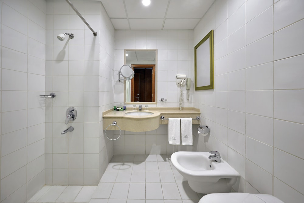 Standard Suite - Photo 4