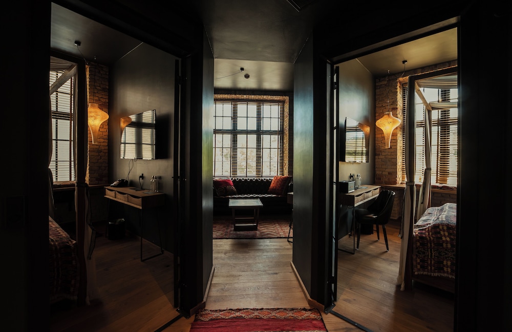 Family Suite, 2 Bedrooms, Non Smoking, Housekeeping