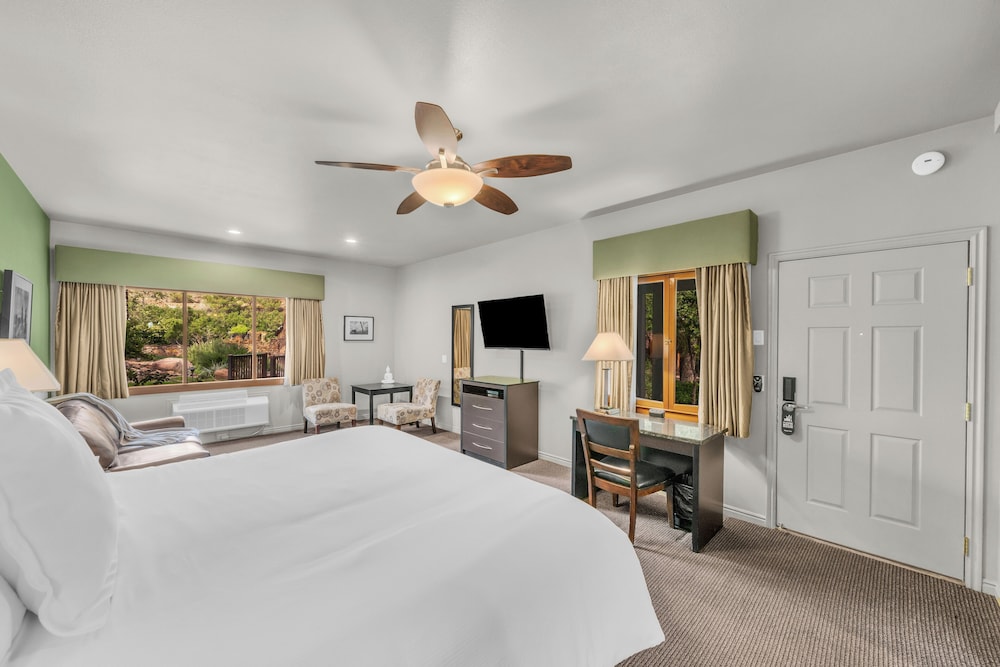 Premium Single Room, 1 King Bed with Sofa bed, Mountain View, Courtyard Area