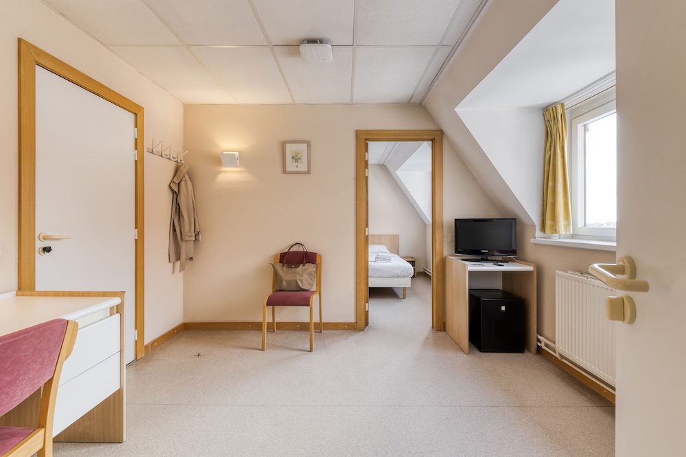 Basic Double Room photo 3