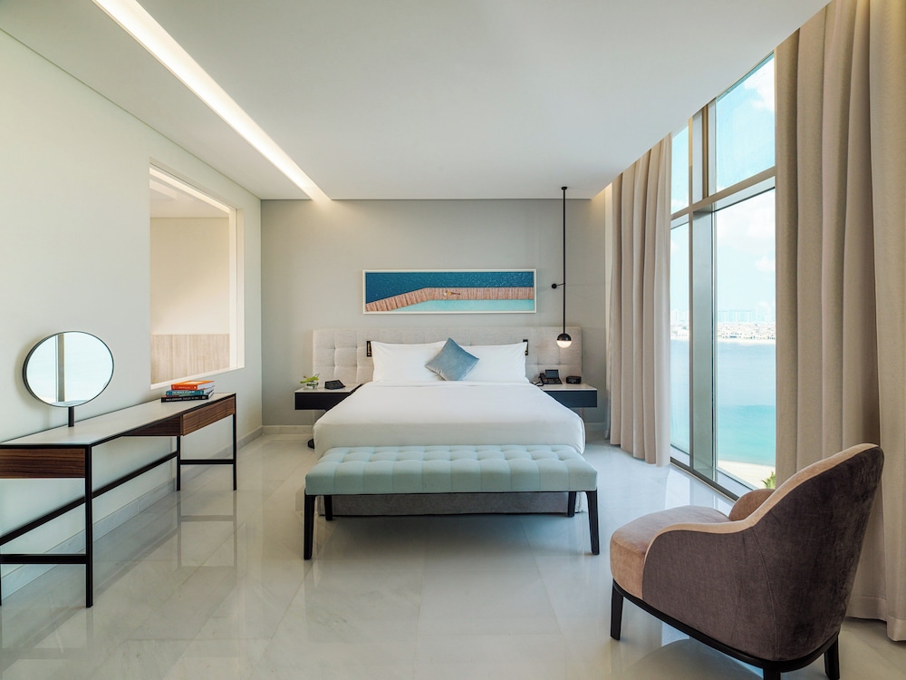 Suite, 1 Bedroom, Balcony, Sea View (Dining, Kitchen, Palm)
