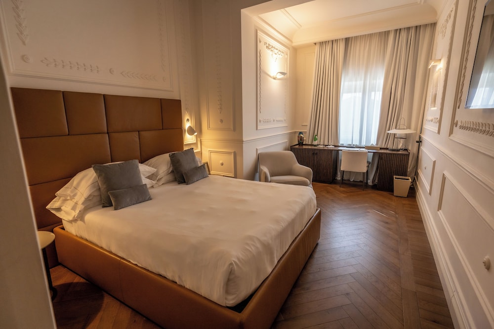 Superior Room, 1 Double Bed, Non Smoking, Tower thumbnail 6